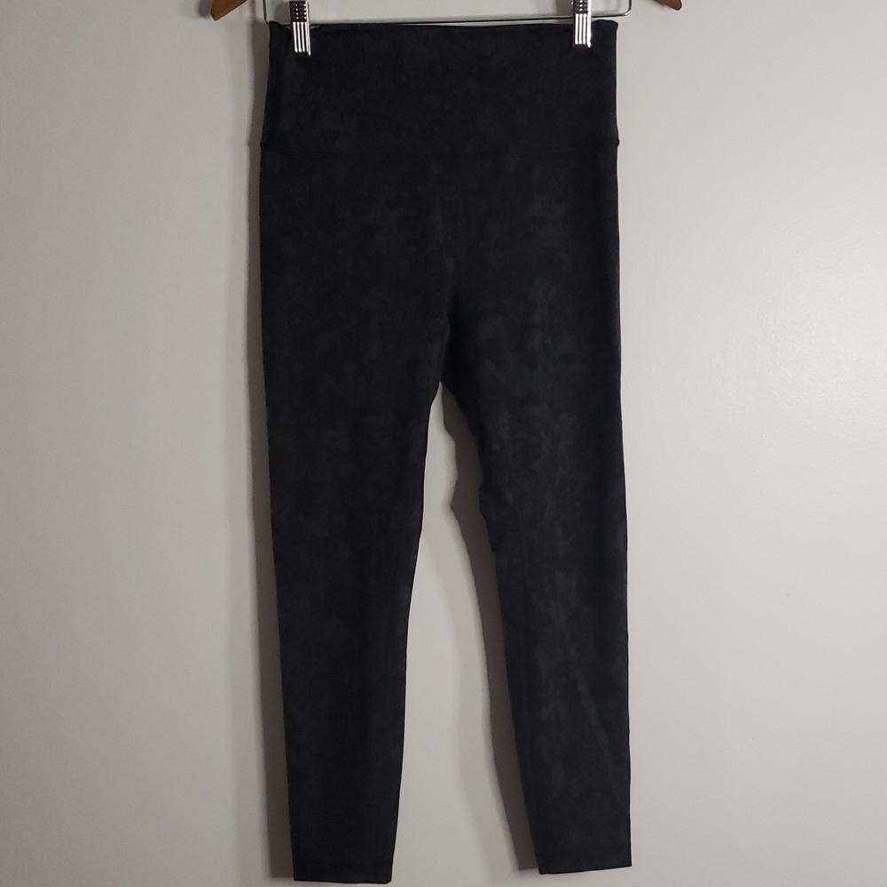Lululemon Black High-Waisted  leggings 8